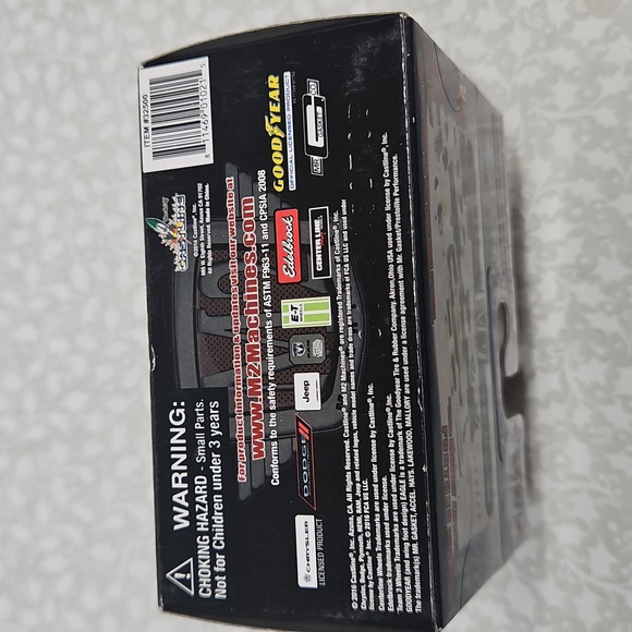 M2 Machines Yellow 1955 Dodge Royal Lancer R35 15-74 - Picture 4 of 14